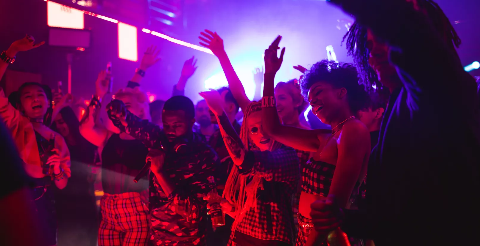Contains: people dancing in a party